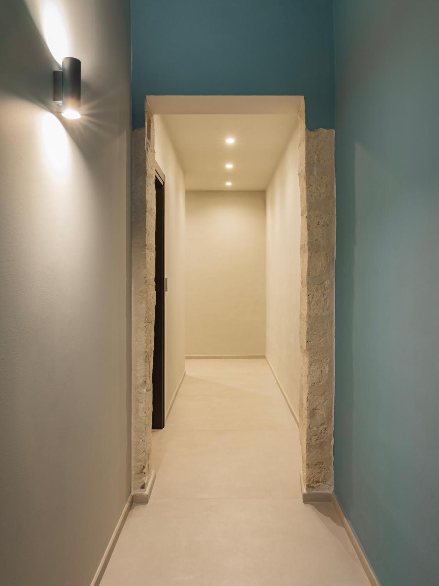 Almica24 Hotel Bari Exterior photo