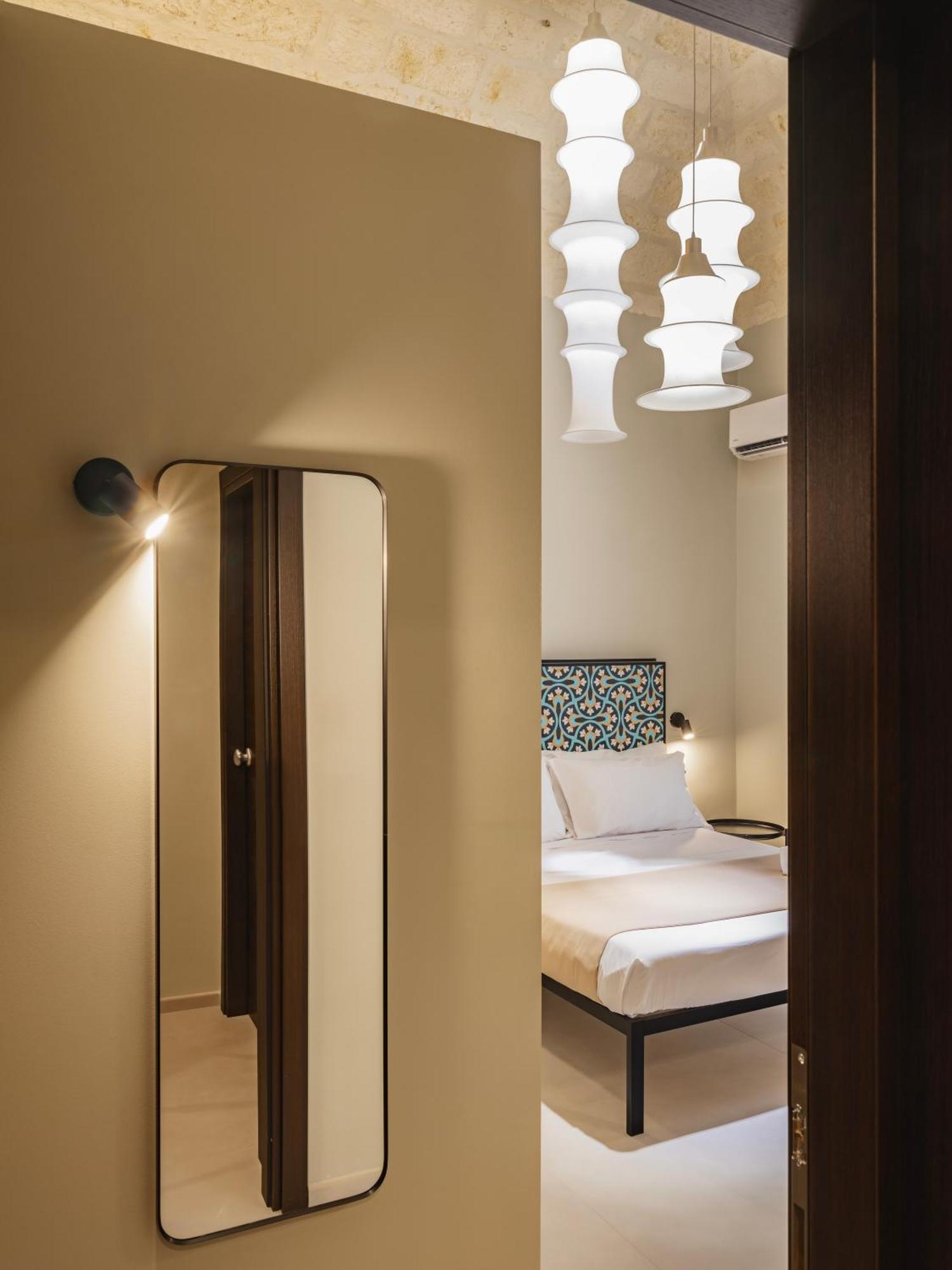 Almica24 Hotel Bari Exterior photo