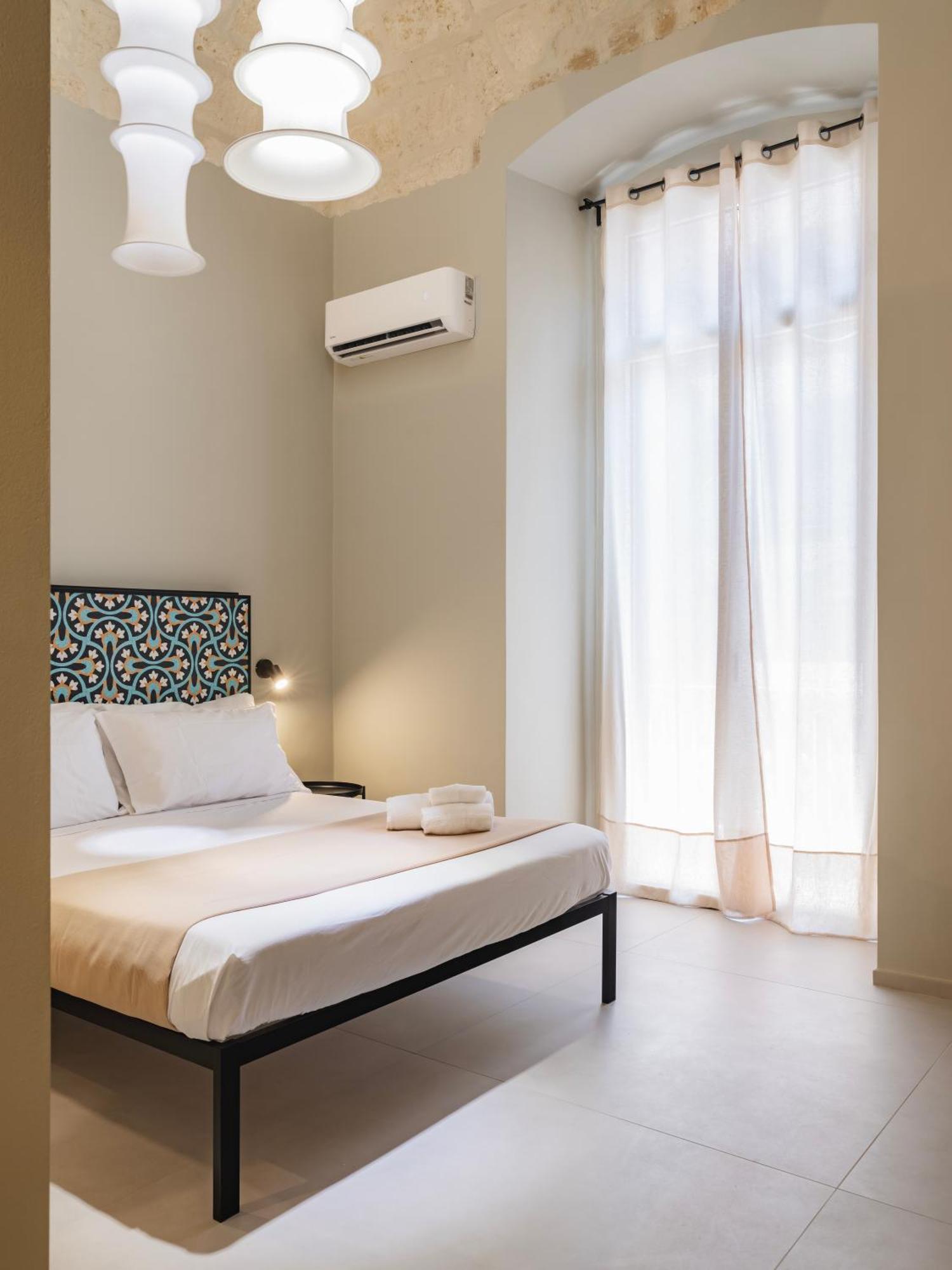 Almica24 Hotel Bari Exterior photo