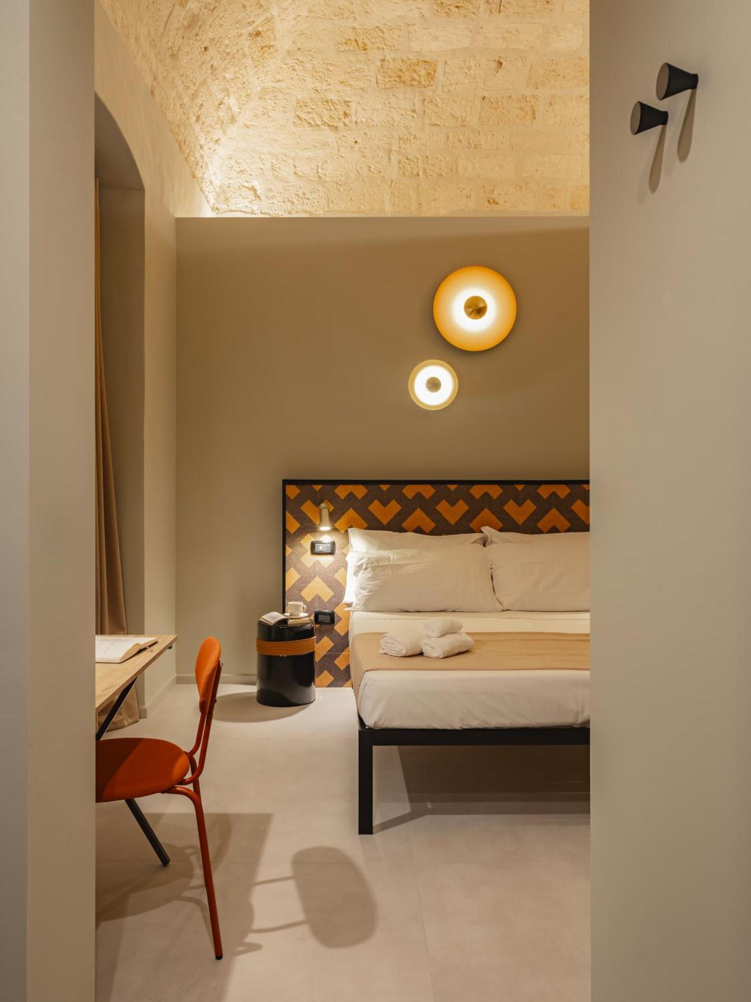 Almica24 Hotel Bari Exterior photo