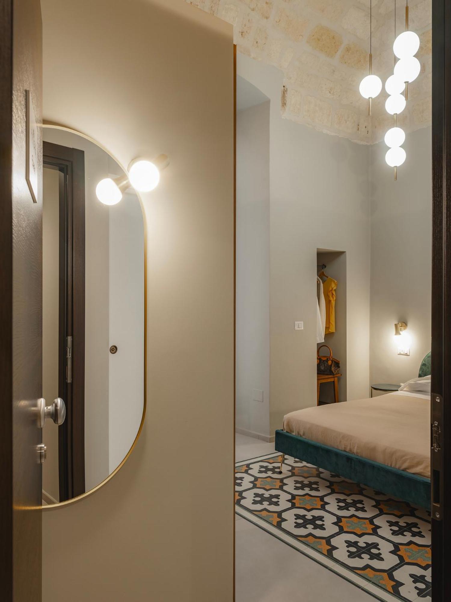 Almica24 Hotel Bari Exterior photo