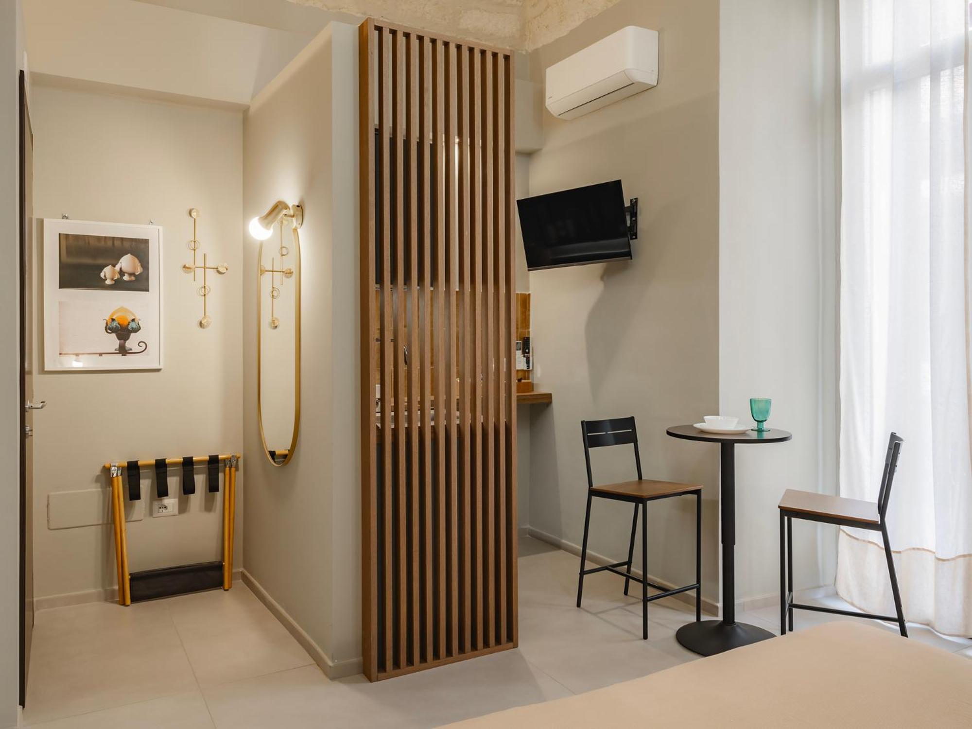 Almica24 Hotel Bari Exterior photo