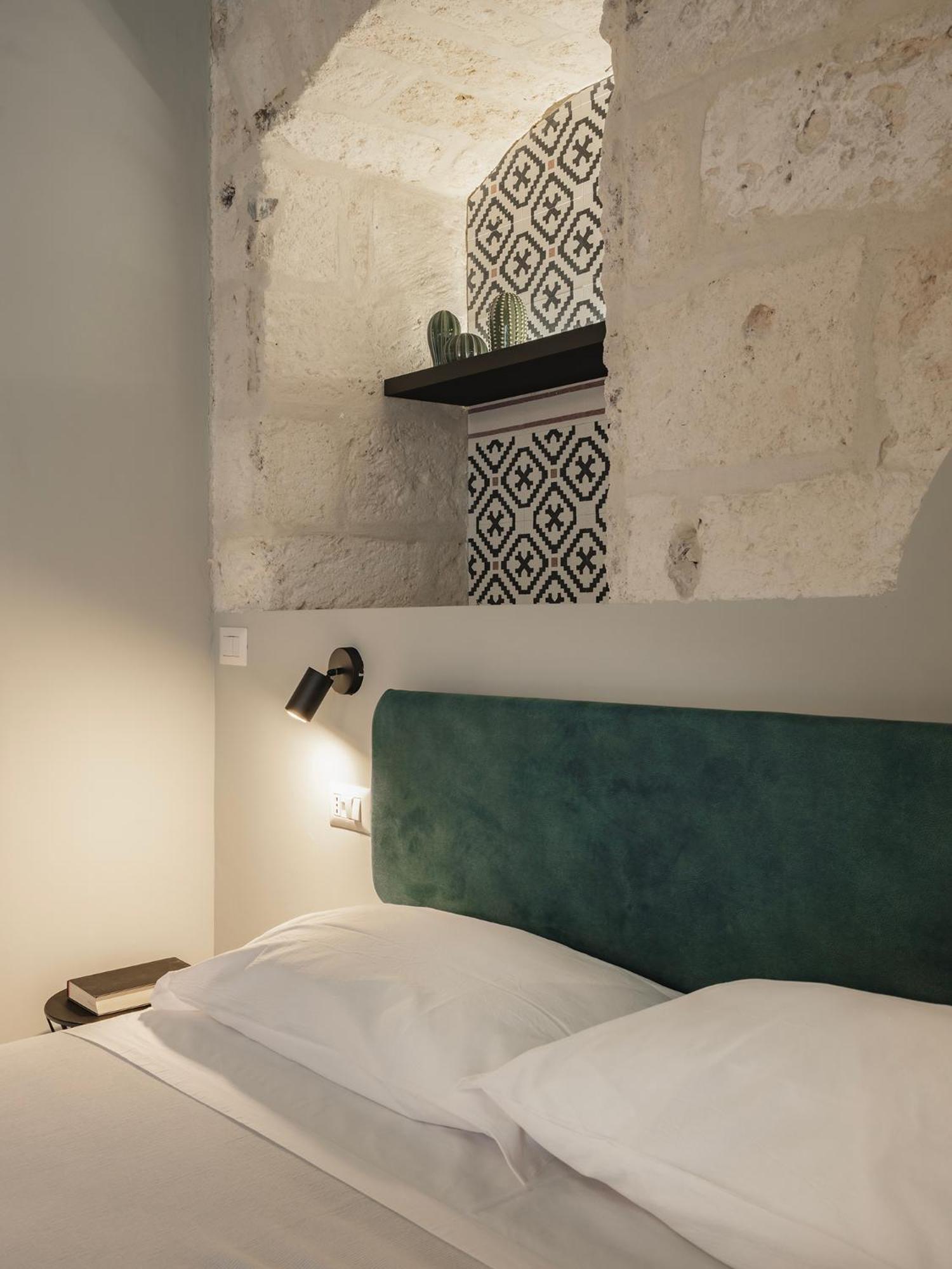 Almica24 Hotel Bari Exterior photo